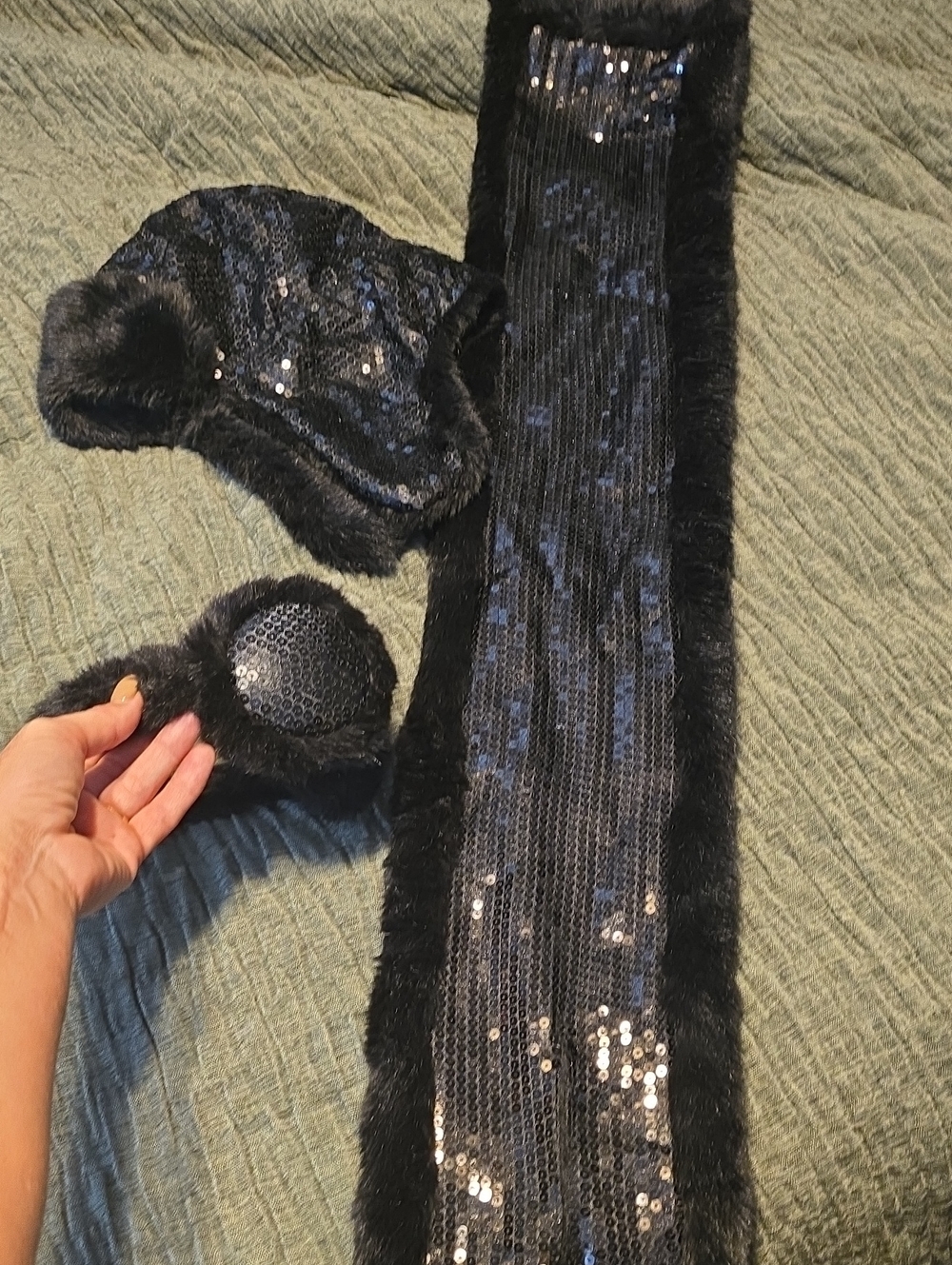 Candie's Black Sequin Faux Fur Hat, Ear Muffs & Scarf Set Brand New Still Y2k